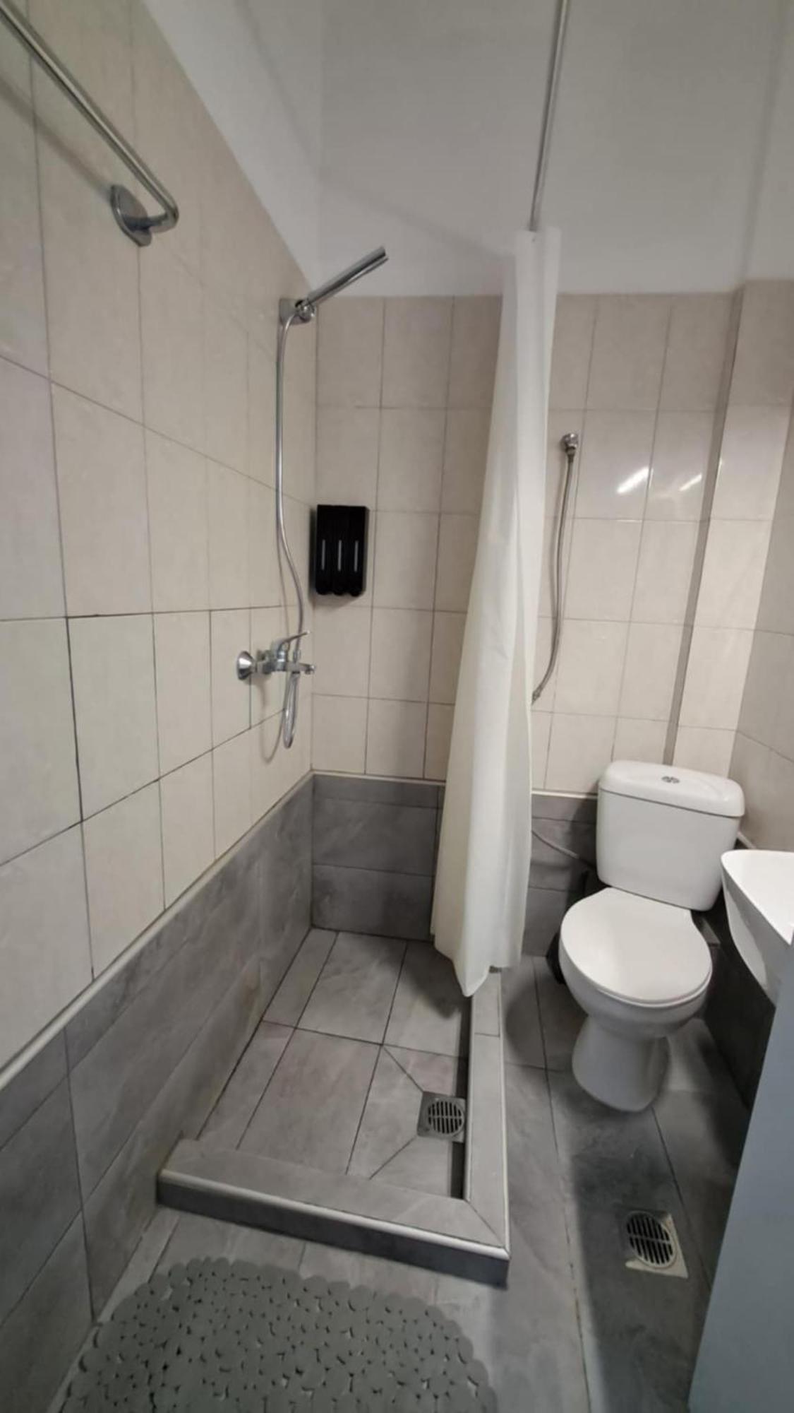 Meerithic Rokka Rooms วูร์วูรู ภายนอก รูปภาพ